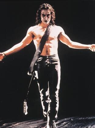 Brandon Lee Characters: Eric Draven Film: The Crow (USA 1994) Director: Alex Proyas 11 May 1994  Copyright: MaryxEvansxAFxArchivexBuenaxVistaxInternational 12554473 editorial use only