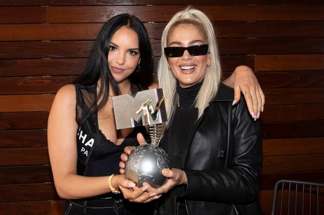 Juju und Loredana Zefi beim Fototermin zum besten deutschen und besten schweizerAct im Vorfeld der MTV European Music Awards 2019 im Hotel Melia. Sevilla, 03.11.2019