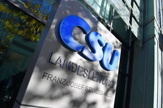 Randmotiv,allgemein-Schild CSU Landesleitung Franz Josef Strauss Haus, CSU Vorstandssitzung in der CSU Zentrale in Muenchen am 04.11.2019.