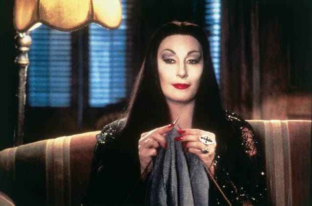 Anjelica Huston Characters: Morticia Addams Film: Addams Family Values (USA 1993) Director: Barry Sonnenfeld 19 November 1993  Copyright: MaryxEvansxAFxArchivexParamountxPictures 12574668 editorial use only