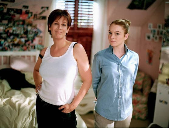 Jamie Lee Curtis & Lindsay Lohan Characters: Tess Coleman & Anna Coleman Film: Freaky Friday (USA 2003) Director: Mark Waters 04 August 2003  Copyright: MaryxEvansxAFxArchivexWaltxDisneyxPictures 12603421 editorial use only