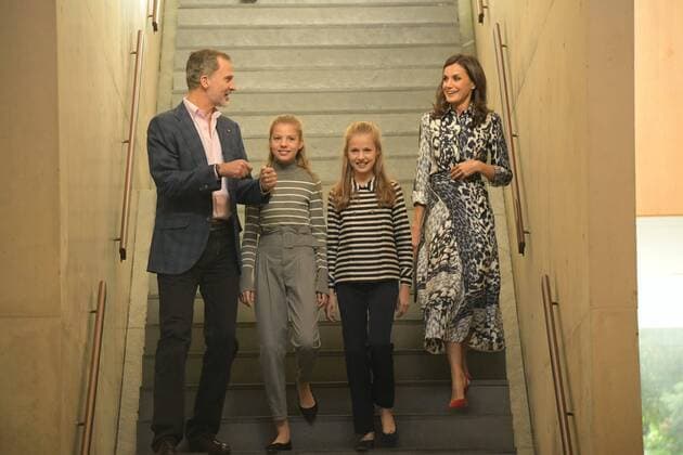 Bilder des Jahres 2019, Entertainment 11 November Entertainment Themen der Woche KW45 Entertainment Bilder des Tages Spanish King Felipe VI and Queen Letizia Ortiz with Princess of Asturias Leonor de Borbon and Sofia de Borbon attending El talento atrae al talento seminar on occasion of 10 anniversary of Princess Girona Foundation in Barcelona on Tuesday, 05 November 2019 Cordon Press *** Spanish King Felipe VI and Queen Letizia Ortiz with Princess of Asturias Leonor de Borbon and Sofia de Borbon attending Talent attracts talent seminar on occasion of 10 anniversary of Princess Girona Foundation in Barcelona on Tuesday, 05 November 2019 Cordon Press 