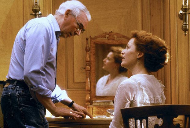 Terence Davies & Gillian Anderson Characters: & Lily Bart Film: The House Of Mirth (2000) Director: Terence Davies 05 August 2000  Copyright: MaryxEvansxAFxArchivexFilmfour 12629402 editorial use only