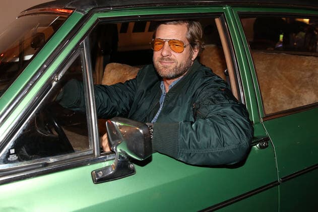 Bilder des Jahres 2019, Entertainment 11 November Entertainment Themen der Woche KW45 Henning Baum, der Schauspieler und Hauptdarsteller von Der letzte Bulle bei der stilechten Ankunft im Opel Diplomat B zur Verleihung vom Kinoprogrammpreis NRW am 5.11.2019 in Köln Kinoprogrammpreis NRW 2019 für Mario Adorf in Köln *** Henning Baum, the actor and leading actor of Der letzte Bulle at the stylish arrival at the Opel Diplomat B for the award of the Cinema Programme Prize NRW on 5 11 2019 in Cologne Cinema Programme Prize NRW 2019 for Mario Adorf in Cologne 