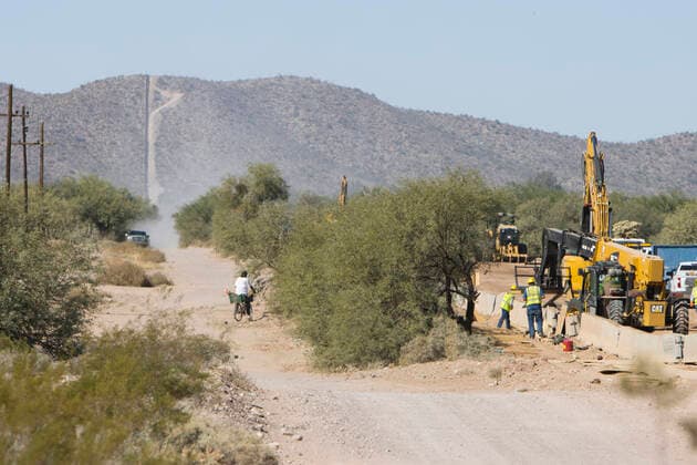 November 4, 2019, Sonoyta, Sonora, Mexico: Border wall construction at Sonoyta, Mexico and Lukeville, Arizona USA. Sonoyta Mexico - ZUMAo55_ 20191104_sha_o55_775 Copyright: xBobxTorrezx