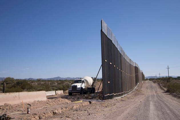 November 4, 2019, Sonoyta, Sonora, Mexico: Border wall construction at Sonoyta, Mexico and Lukeville, Arizona USA. Sonoyta Mexico - ZUMAo55_ 20191104_sha_o55_784 Copyright: xBobxTorrezx