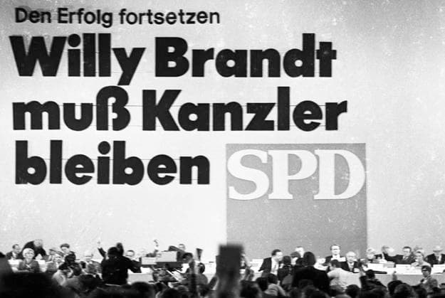 SPD-Parteitag 1972 DEU, Deutschland, Dortmund: Die Wahl zum Bundestag 1972, hier der SPD-Parteitag am 13.10.1972 in Dortmund, endete mit der groessten Zustimmung fuer die SPD in der Geschichte der Bundesrepublik. DEU, Germany, Dortmund: The election to the Bundestag in 1972, here the SPD party conference in Dortmund on 13.10.1972, ended with the greatest approval for the SPD in the history of the Federal Republic. NRW