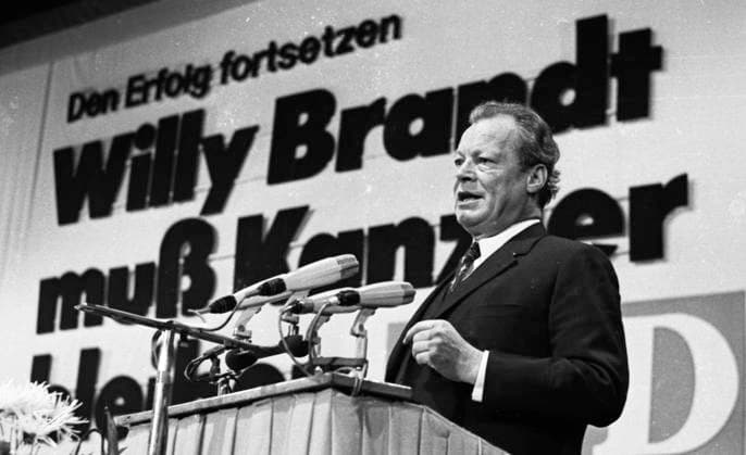 SPD-Parteitag 1972 DEU, Deutschland, Dortmund: Die Wahl zum Bundestag 1972, hier der SPD-Parteitag am 13.10.1972 in Dortmund, endete mit der groessten Zustimmung fuer die SPD in der Geschichte der Bundesrepublik.Willy Brandt am Rednerpult. DEU, Germany, Dortmund: The election to the Bundestag in 1972, here the SPD party conference in Dortmund on 13.10.1972, ended with the greatest approval for the SPD in the history of the Federal Republic. NRW