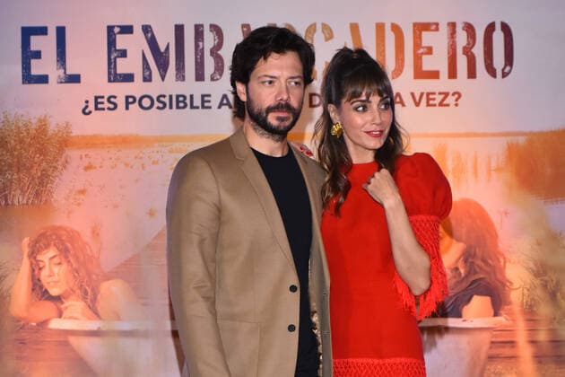 El Embarcadero Tv Series press conference MEXICO CITY, MEXICO - NOVEMBER 6: Alvaro Morte and Irene Arcos poses for photos during a press conference to promote El Embarcadero Tv Series at St. Regis Hotel on November 6, 2019 in Mexico City, Mexico  Copyright: xCarlosxTischlerx EYE_8467