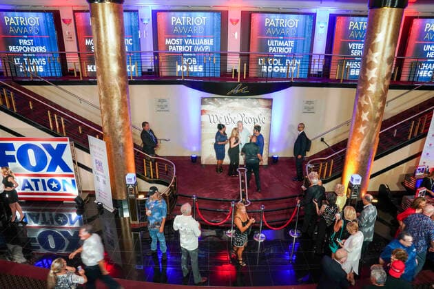 November 6, 2019, St. Petersburg, Florida, USA: People stand in line to meet conservative personalities, Diamond and Silk while attending the inaugural Fox Nation Patriot Awards at the Mahaffey Theater on Wednesday, Nov. 6, 2019 in St. Petersburg. St. Petersburg USA - ZUMAs70_ 20191106_zan_s70_030 Copyright: xMarthaxAsencio-Rhinex