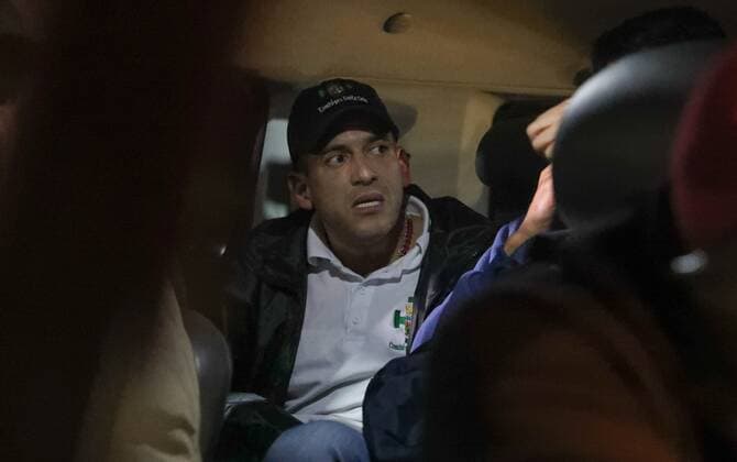 The leader of the Pro Santa Cruz Committee, Luis Fernando Camacho (C), takes a car after arriving at El Alto International Airport, in El Alto, Bolivia, 06 November 2019. The Bolivian Government said Wednesday that it guarantees security so that the civic leader arrives in La Paz to deliver a letter of resignation request to the President Evo Morales, after his first failed attempt due to protests by the President s followers after his arrival at the airport. On Tuesday, Camacho had to be escorted by the Police to a military plane to return to Santa Cruz, after groups of supporters of Morales exceeded a police cordon that guarded him. Civic leader Luis Fernando Camacho arrives in La Paz !ACHTUNG: NUR REDAKTIONELLE NUTZUNG!  Copyright: xMartínxAlipazx AME1166 20191107-637086929582868894