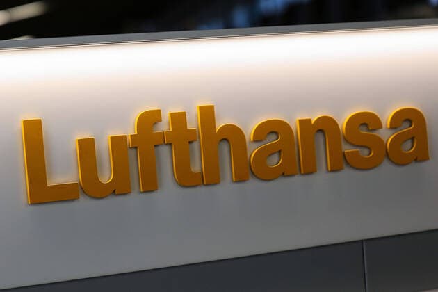 07.11.2019, xmkx, News Streik der Flugbegleiter bei Lufthansa, Flughafen Frankfurt v.l. Logo, Schriftzug, Lufthansa, Symbolbild, Frankfurt am Main Hessen Deutschland (DE) Flughafen