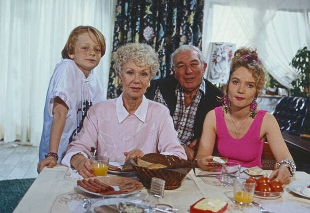 Mit Herz und Schnauze, Fernsehserie, Deutschland 1992, Regie: Rob Herzet, Darsteller: Pascal Freitag, Maria Sebaldt, Horst Niendorf, Myriam Stark Copyright: KPA Nur redaktionelle Nutzung. Editorial usage only. UnitedArchives55000621 !ACHTUNG AUFNAHMEDATUM GESCHÄTZT!