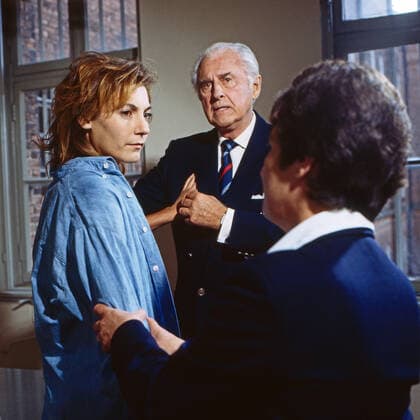 Das Erbe der Guldenburgs, Fernsehserie, Deutschland 1986 - 1988, Folge: Der kleine Bruder , Darsteller: Ute Lemper, Stewart Granger, Ursula Hilken Copyright: KPA Nur redaktionelle Nutzung. Editorial usage only. UnitedArchives55000656 !ACHTUNG AUFNAHMEDATUM GESCHÄTZT!