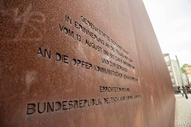 Gedenkstaette Berliner Mauer an der Bernauer Strasse in Berlin am 7. November 2019. Am 9. November feiert Berlin den 30. Jahrestag seit dem Fall der Mauer. 30. Jahre Mauerfall in Berlin *** Berlin Wall Memorial on Bernauer Strasse in Berlin on 7 November 2019 On 9 November Berlin celebrates the 30th anniversary of the fall of the Berlin Wall 30 years after the fall of the Wall in Berlin