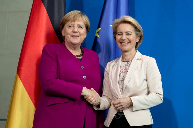 Bundeskanzlerin Angela Merkel und designierte Praesidentin der Europaeischen Kommission Ursula von der Leyen am Ende einer Pressekonferenz nach einem gemeinsamen Gespraech im Kanzleramt in Berlin am 8. November 2019. Bundeskanzlerin Merkel trifft designierte Praesidentin der Europaeischen Kommission Ursula von der Leyen *** Chancellor Angela Merkel and President-Elect of the European Commission Ursula von der Leyen at the end of a press conference following a joint meeting at the Chancellery in Berlin on 8 November 2019 Chancellor Merkel meets President-Elect of the European Commission Ursula von der Leyen
