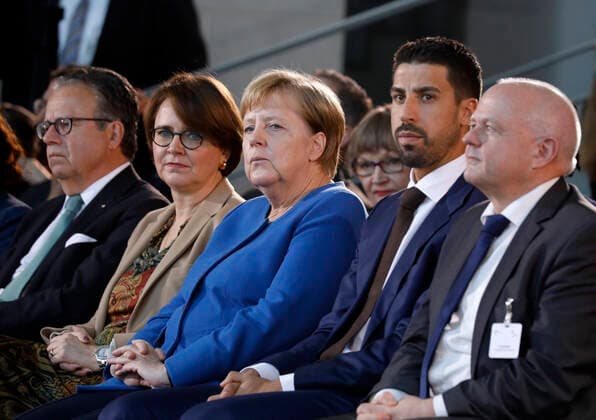 Staatsministerin Annette Widmann-Mauz, Bundeskanzlerin Angela Merkel, Sami Khedira, Fußballspieler, Dr. Andreas Kiefer, Deutschland, Berlin, Bundeskanzleramt, Teilnahme der BK’in an der Veranstaltung zur Verleihung des Nationalen Integrationspreises, 11.11.2019
