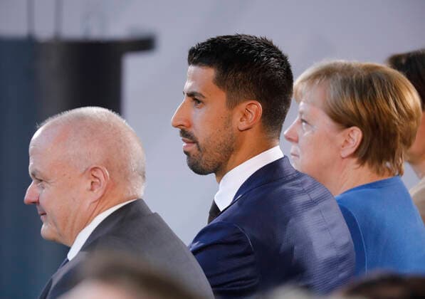 Dr. Andreas Kiefer, Präsident der Landesapothekenkammer Rheinland-Pfalz, Sami Khedira, Fußballspieler, Bundeskanzlerin Angela Merkel, Deutschland, Berlin, Bundeskanzleramt, Teilnahme der BK’in an der Veranstaltung zur Verleihung des Nationalen Integrationspreises, 11.11.2019