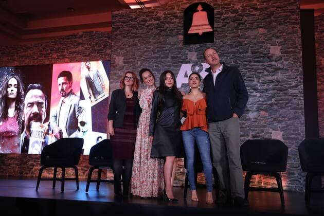 Narcos series producer Jess More (1L), accompanied by Mayra Hermosillo (2L), Teresa Ruíz (C), Paulina Gaytan (2R), Rodrigo Murray (1R) members of the Narcos series cast, participate today in Ciudad of Mexico, Mexico 12 November 2019, at a press conference to announce the transmission of the Narcos series by the television network. The Narcos series will be broadcast on the A&E television network !ACHTUNG: NUR REDAKTIONELLE NUTZUNG!  Copyright: xSashenkaxGutierrezx AME3692 20191112-637091877043385507