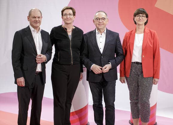 Olaf Scholz und Klara Geywitz treten gegen Norbert Walter-Borjans und Saskia Esken um den SPD Parteivorsitz an. Berlin, 12.11.2019 Berlin Deutschland *** Olaf Scholz and Klara Geywitz take on Norbert Walter Borjans and Saskia Esken for SPD party chair in Berlin, 12 11 2019 Berlin Germany Copyright: xThomasxImo photothek.netx