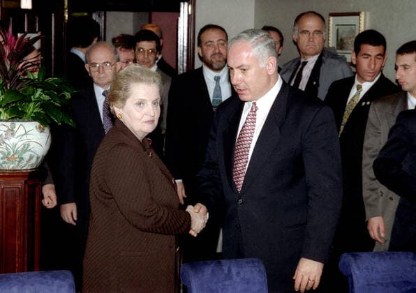 Madeleine Albright & Benyamin Netenyahu Us Secretary Of State & Prime Minister Of Israel 14 November 1997  Copyright: MaryxEvansxAllstarxDavidxGadd 12041033