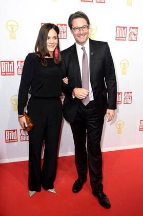 Andreas Scheuer mit seiner Freundin Julia Reuss bei der 43. Verleihung des Goldenen Lenkrads 2019 im Axel-Springer-Haus. Berlin, 12.11.2019