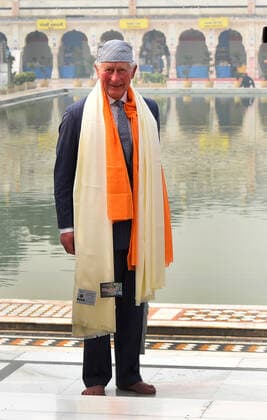 Entertainment Bilder des Tages NEW DELHI, INDIA - NOVEMBER 13: British Prince Charles during his visit at Gurudwara Bangla Sahib to celebrate the 550th birth anniversary of Guru Nanak on November 13, 2019 in New Delhi, India. (Photo by Mohd Zakir Hindustan Times) British Prince Charles Visits Gurudwara Bangla Sahib In Delhi