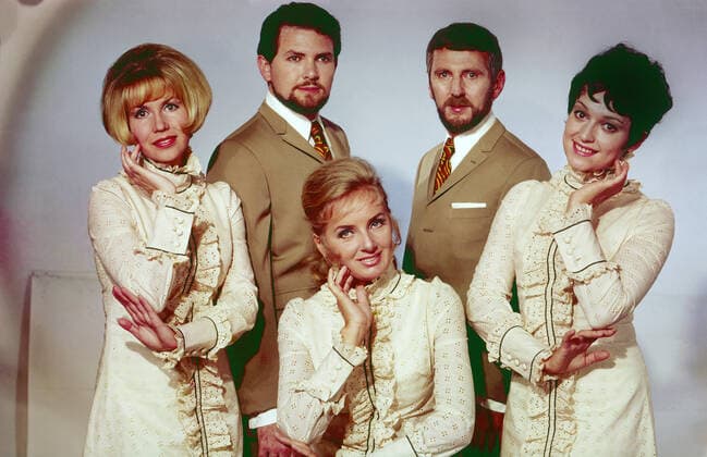 Rosy-Singers, deutsche Musikgruppe, bestehend aus Rosi Rohr, Angelika Metzger, John Wiseman und Rolf Jage, Deutschland ca. 1965. German music and singing group Rosy Singers , Gemany ca. 1965. Nur redaktionelle Nutzung. Editorial usage only. Copyright: ArthurxGrimm UnitedArchives82000602
