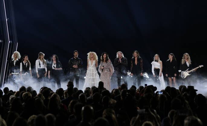 Bilder des Jahres 2019, Entertainment 11 November Entertainment Themen der Woche KW46 Country music stars gather onstage to perform at the 52nd Annual Country Music Association Awards at Bridgestone Arena in Nashville, Tennessee Wednesday, November 13, 2019.  NAP2019111364 JOHNxANGELILLO