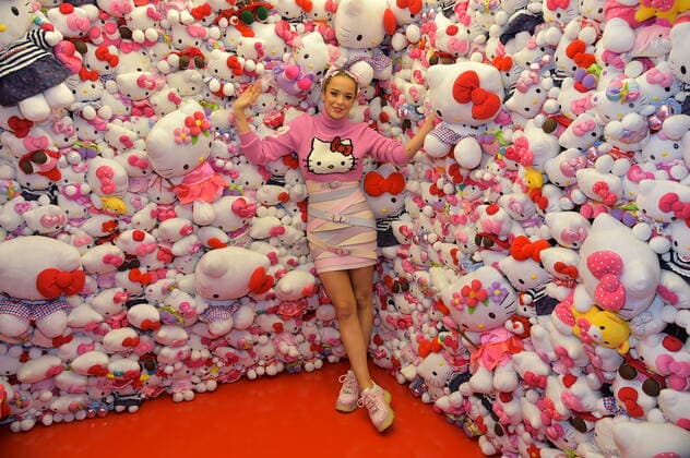 Bilder des Jahres 2019, Entertainment 11 November Entertainment Themen der Woche KW46 Entertainment Bilder des Tages Hello Kittys 45ten Geburtstag Marina Hoermanseder Party zu Hello Kittys 45ten Geburtstag in der Mall of Berlin auf der Piazza in Berlin am 14.11.2019 *** Hello Kittys 45th Birthday Marina Hoermanseder Party for Hello Kittys 45th Birthday in the Mall of Berlin on the Piazza in Berlin on 14 11 2019 PPM