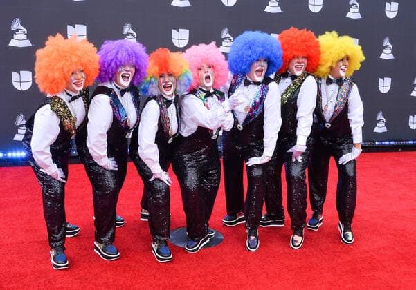 Bilder des Jahres 2019, Entertainment 11 November Entertainment Themen der Woche KW46 Entertainment Bilder des Tages Ni Fu ni Fa arrives on the red carpet for the 20th annual Latin Grammy Awards honoring Columbian singer Juanes at the MGM Grand Convention Center in Las Vegas, Nevada on Thursday, November 14, 2019.  LAV20191114102 JIMxRUYMEN