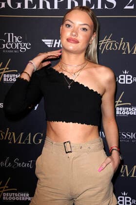 Entertainment Bilder des Tages Cheyenne Savannah Ochsenknecht bei der Verleihung des 4. Deutschen Bloggerpreises by HashMAG in den Mozartsälen. Hamburg, 14.11.2019