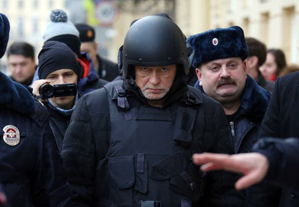 Bilder des Jahres 2019, News 11 November News Themen der Woche KW46 News Bilder des Tages ST PETERSBURG, RUSSIA â€“ NOVEMBER 15, 2019: St Petersburg State University history professor, expert on French military history Oleg Sokolov (C) charged with murdering 24-year-old student Anastasia Yeshchenko takes part in a crime re-enactment. On November 9, 2019, Sokolov was pulled from the Moika River with two severed woman s arms and a gun found in his backpack as he was trying to dispose of body parts. Valentin Yegorshin TASS  TS0C32D4