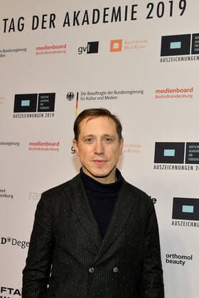 Preisverleihung der DAFF 2019 Timo Jacobs Ankunft zur Preisverleihung der Deutschen Akademie für Fernsehen 2019 im Kino Babylon in Berlin am 16.11.2019