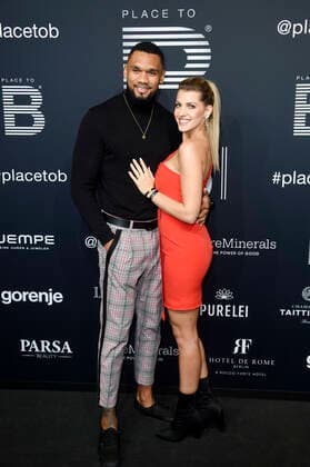Dominic Harrison mit Ehefrau Sarah Harrison beim 4. Place To B Award 2019 im Axel Springer SE Verlagshaus. Berlin, 16.11.2019