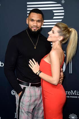 Dominic Harrison mit Ehefrau Sarah Harrison beim 4. Place To B Award 2019 im Axel Springer SE Verlagshaus. Berlin, 16.11.2019
