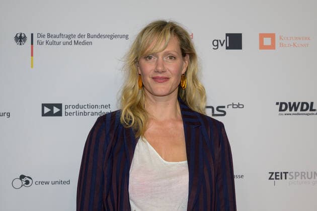 Berlin GER, Berlin, 16.11.2019, DAFF - roter Teppich Anna Schudt - Schauspielerin - Aufbruch in die Freiheit,16.11.2019, Deutsche Akademie fuer Fernsehen - DAFF - roter Teppich vor Preisverleihung, Copyright: xUwexKoch Eibner-Pressefotox EP_UKH