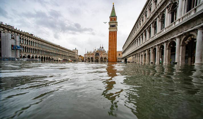 Bilder des Jahres 2019, News 11 November News Themen der Woche KW46 News Bilder des Tages Venice - high water emergency; (Foto Â©Sergio Agazzi Fotogramma, Venice - 2019-11-17) p.s. la foto e utilizzabile nel rispetto del contesto in cui e stata scattata, e senza intento diffamatorio del decoro delle persone rappresentate  Copyright: xFotoxÂ©SergioxAgazzix xFOTOGRAMMAx