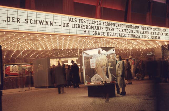 Berlin GER, Berlin, Aufnahme ca. 1956, Strassenzene, Internationale Filmfestspiele *** Berlin GER, Berlin, recording ca 1956, street scene, international film festival