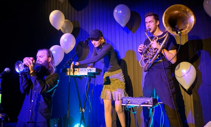 DMA Jazz 2019 Astrid Engberg & The Sonic Love Force optraeder ved Danish Music Awards Jazz 2019 mandag den 18. november 2019 i Bremen Teater i Koebenhavn. Astrid Engberg - vokal og Synt, Bo Eriksen - tuba og Tobias Wiklund - trompet. , Copenhagen Copyright: TorbenxChristensen TorbenxChristensenx COP300 spdk20191119-012503-L