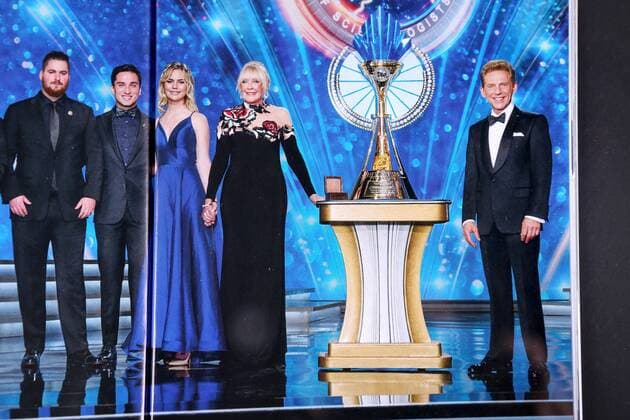 October 1, 2019, Clearwater, Florida, USA: Trish Duggan and her ex-husband Bob Duggan are thought to be Scientology s top individual donors of all time, having donated at least $360 million to Scientology as of 2016. In October, Trish Duggan was honored with a Patron of Legend award at Scientology s annual IAS Anniversary event held in East Grinstead England, as documented in Scientology s October 2019 edition of Impact Magazine. Scientology leader David Miscavige, far right, presents Duggan, second from right, with the award along with members of her family. Clearwater USA - ZUMAs70_ 20191001_zan_s70_087 Copyright: xDouglasxR.xCliffordx