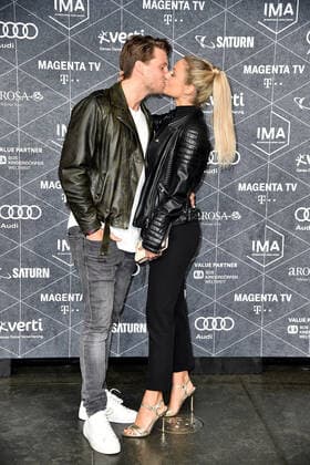 Raul Richter und Vanessa Schmitt bei der Verleihung der IMA 2019 International Music Awards am 22.11.2019 in Berlin IMA 2019 International Music Awards Verleihung in Berlin