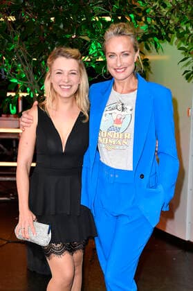 Iris Mareike Steen und Eva Mona Rodekirchen bei der Verleihung der 1. International Music Awards 2019 im UCI Luxe Mercedes Platz. Berlin, 22.11.2019
