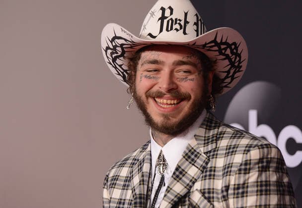 LOS ANGELES, CALIFORNIA - NOVEMBER 24: Post Malone attends the 2019 American Music Awards at Microsoft Theater on November 24, 2019 in Los Angeles, California. Photo: imageSPACE MediaPunch Copyright: ximageSPACEx