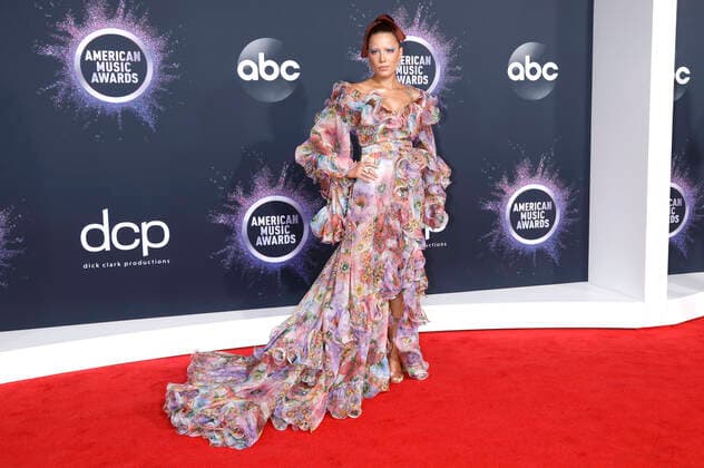 Halsey bei der Verleihung der 47. American Music Awards 2019 im Microsoft Theater. Los Angeles, 24.11.2019