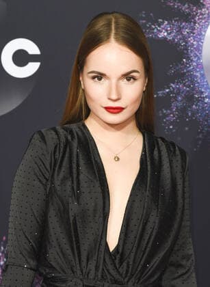November 24, 2019, Los Angeles, CA, USA: LOS ANGELES, CA - NOVEMBER 24: Sasha Spilberg attends the 2019 American Music Awards at Microsoft Theater on November 24, 2019 in Los Angeles, California. Photo: imageSPACE Los Angeles USA - ZUMAs181 20191124_zea_s181_160 Copyright: xImagespacex