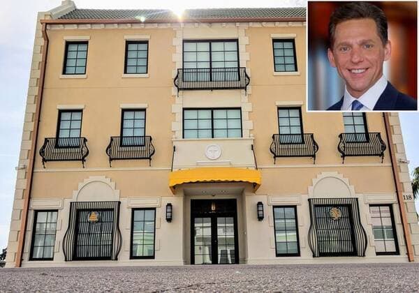 November 25, 2019, Florida, USA: Church of Scientology leader David Miscavige (inset) met for two hours, with Clearwater City Manager Bill Horne, Assistant City Manager Michael Delk and City Attorney Pam Akin inside this church office building at 118 N Fort Harrison Ave. It was the first face-to-face interaction between Miscavige and city leaders in three years. USA - ZUMAs70_ 20191125_zan_s70_010 Copyright: xTampaxBayxTimesx