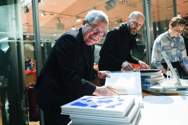 Bilder des Jahres 2019, Entertainment 11 November Entertainment Themen der Woche KW48 Entertainment Bilder des Tages Daniel Libeskind, Star Architekt, bei der Buchvorstellung und Gespräch ÇOn the Duty and the Power of ArchitectureÈ in der Akademie der Künste am 26.11.2019 in Berlin Daniel Libeskind bei Buchvorstellung in Berlin *** Daniel Libeskind, star architect, at the book presentation and discussion ÇOn the Duty and the Power of ArchitectureÈ at the Akademie der Künste on 26 11 2019 in Berlin Daniel Libeskind at the book presentation in Berlin