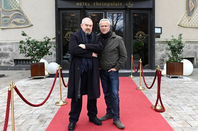 Bilder des Jahres 2019, Entertainment 11 November Entertainment Themen der Woche KW48 Dietmar Bär und Klaus J. Behrendt beim Fototermin am Set des 80. Tatorts aus Köln Tatort - Der Tod der Anderen am Hotel Rheinpalais. Köln, 27.11.2019 *** Dietmar Bär and Klaus J Behrendt at the photo shoot at the set of the 80 crime scene from Cologne Crime scene The death of the others at the Hotel Rheinpalais Cologne, 27 11 2019 Foto:xJ.xKrickx xFuturexImage