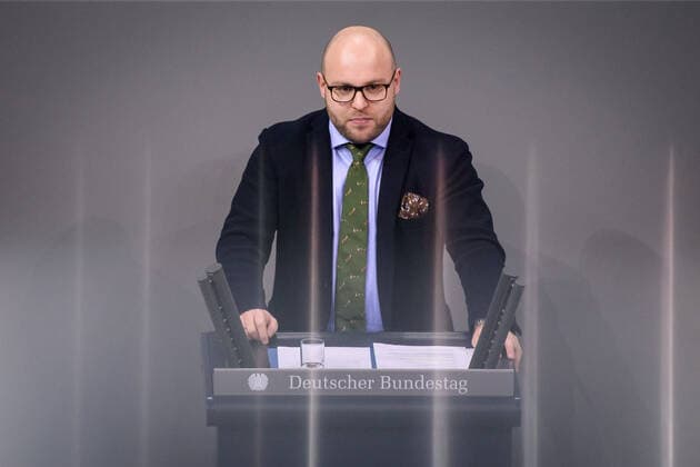 Berlin, Plenarsitzung im Bundestag Deutschland, Berlin - 27.11.2019: Im Bild ist Markus Frohnmaier (afd) während der Sitzung des deutschen Bundestags zu sehen. Berlin Bundestag Berlin Deutschland *** Berlin, Plenary Session in the Bundestag Germany, Berlin 27 11 2019 Markus Frohnmaier afd can be seen in the picture during the session of the German Bundestag Berlin Bundestag Berlin Deutschland